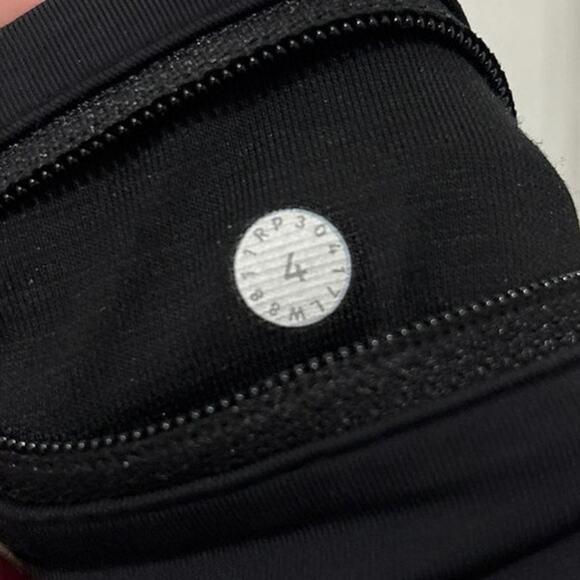 Lululemon Circuit Breaker Pleated Skort in Black and White Splatter Size 4 - Picture 8 of 8